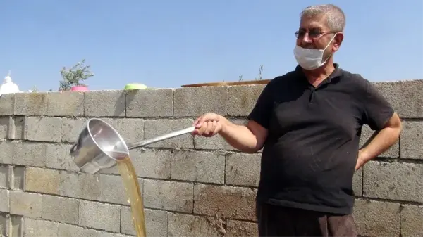 İslahiye'nin lezzetli üzümleri bin bir zahmetle pekmeze dönüşüyor