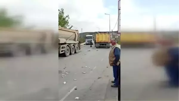 Arnavutköy'deki trafik kazasında kamyon sürücüsü yaralandı