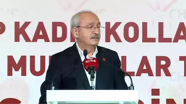 Kılıçdaroğlu, kadın muhtarlarla buluştu