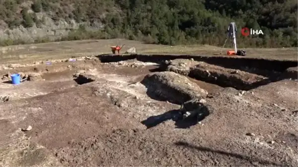 Ezber bozan 12 bin yıllık Kahin Tepe'de kazı çalışmalarına yerinde inceleme