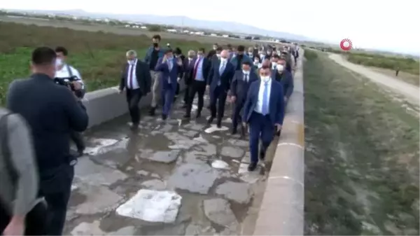 Ulaştırma ve Altyapı Bakanı Adil Karaismailoğlu Afyonkarahisar'da tarihi köprüyü inceledi