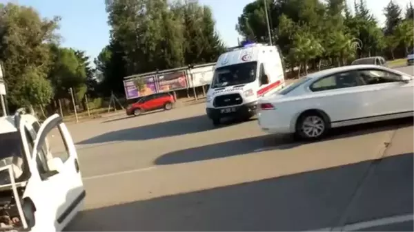 Trafik kazasında 3 kişi yaralandı