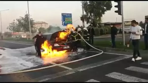 Son dakika haber: Yangına müdahale eden itfaiye erleri ölümden döndü...O anlar kamerada