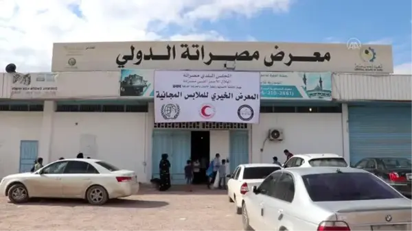 İHH Libya'da yerinden edilmiş ailelere giyim yardımı için 