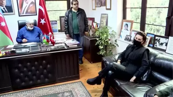 Azerbaycanlı sanatçı Azerin: 