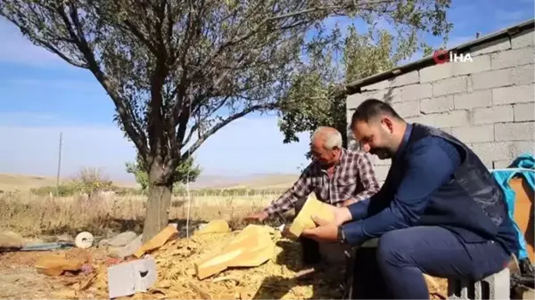 Köy köy dolaşıp sözlü halk geleneğini kayıt altına alıyor