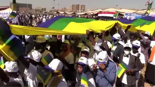 Sudan'da binlerce kişi nihai barış anlaşmasını kutladı