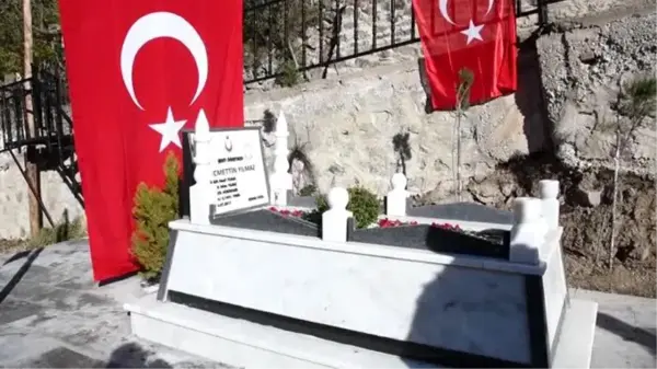 Son dakika... GÜMÜŞHANE - Şehit öğretmen Necmettin Yılmaz kabri başında anıldı