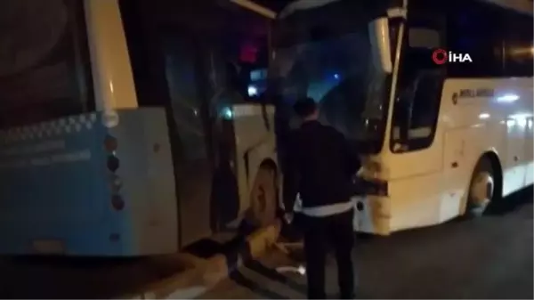 Kütahya'da otobüs ve işçi servisi çarpıştı: 12 yaralı