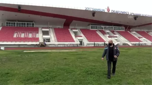 Kendisi gibi engelli insanların hayatına dokunarak şampiyon sporcular yetiştiriyor