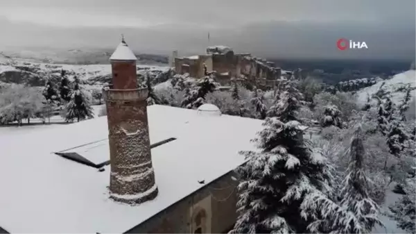 Elazığ'a mevsimin ilk karı yağdı, Harput'ta kartpostallık görüntüler oluştu