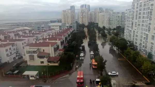 İzmir'de deniz taştı; felaketin boyutu havadan görüntülendi