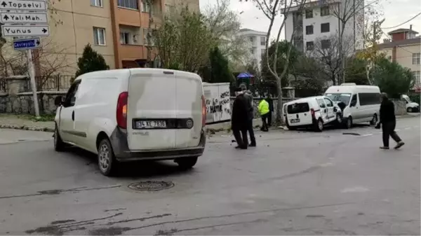 Kartal'da meydana gelen trafik kazasında maddi hasar oluştu