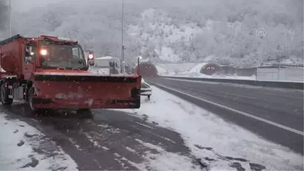 (Drone) Bolu Dağı'nda kar yağışı etkili oluyor