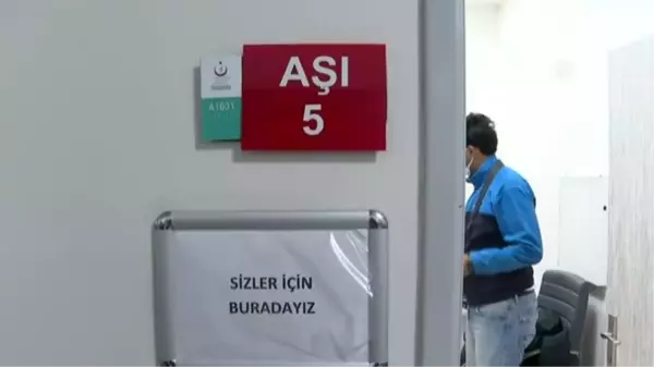 Sağlık çalışanlarına CoronaVac aşısı uygulanmaya başlandı