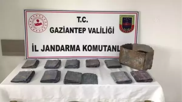 GAZİANTEP - Ele geçirilen tarihi eser niteliğinde altın yazmalı 10 Tevrat müzeye teslim edildi