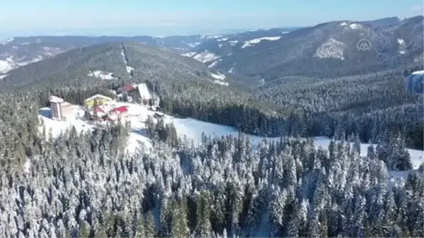 KASTAMONU - Ilgaz Dağı'nda yarıyıl tatili ve hafta sonu yoğunluğu