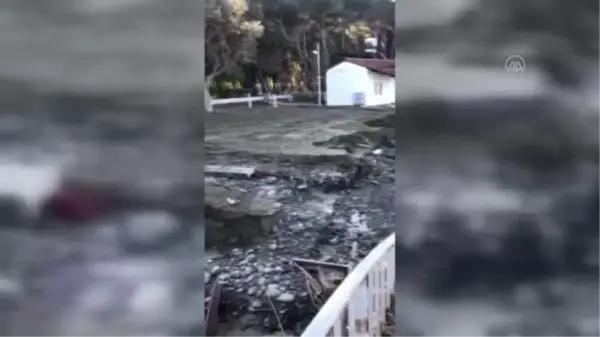 Hatay'da sağanak ve kuvvetli rüzgar nedeniyle bir köprü zarar gördü, tarım arazileri su altında kaldı