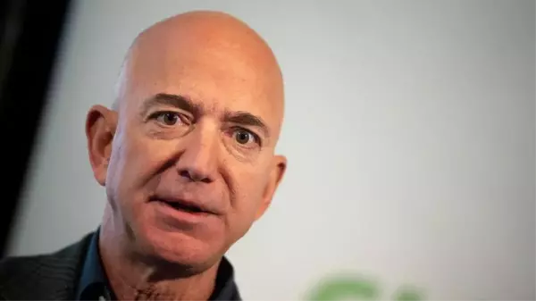 Amazon'un kurucusu Jeff Bezos şirketteki CEO'luk görevini bırakıyor