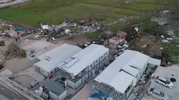 Hortumu fark eden harita teknikeri, konteynerdeki işçileri önlem almaları için uyarmış