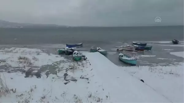 Beyşehir Gölü'ndeki adalar beyaza büründü