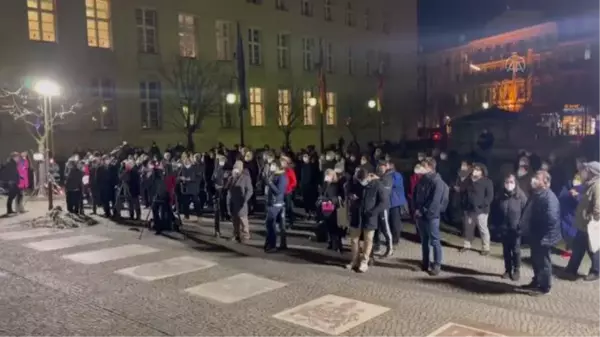 Almanya'da Hanau kentindeki ırkçı terör saldırısının kurbanları anıldı