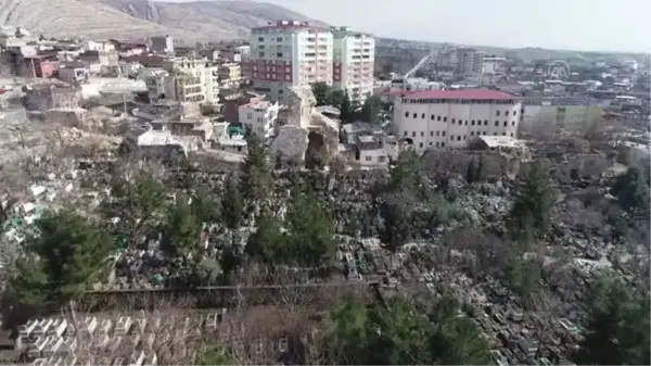 DİYARBAKIR - Sultan 1. Kılıçarslan'ın mezarını bulan akademisyenler Harzemşah'ın kabrinin izini sürecek