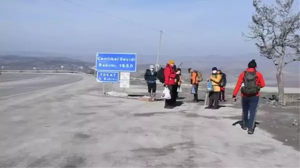 Sivas'ta doğa tutkunları salgın sürecinde turlara katılarak doğada vakit geçiriyor