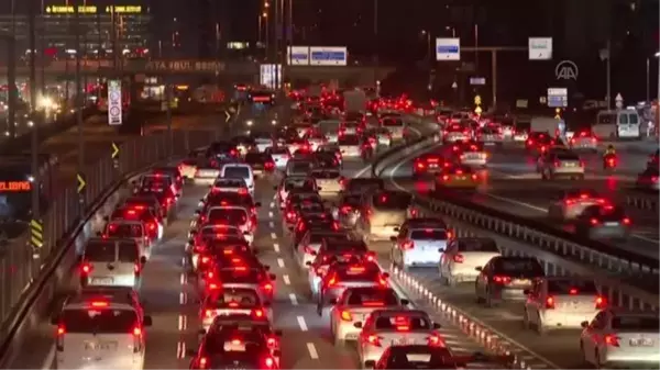 Koronavirüsle mücadele kapsamında, 22 Şubat Pazartesi saat 05.00'te sona erecek sokağa çıkma kısıtlaması başladı.