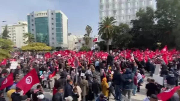 Gannuşi, Tunus'taki yürüyüşü, 10 yıl önceki devrim gösterilerine benzetti