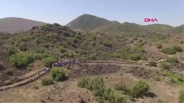 MANİSA Kula-Salihli UNESCO Global Jeoparkı'ndaki ayak izleri 5 bin yıllık çıktı