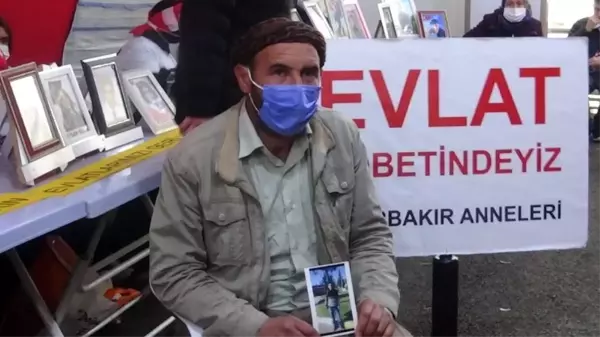 Diyarbakır'daki evlat nöbetine bir aile daha katıldı