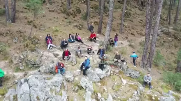 Yazılı Kanyon Tabiat Parkı'nda zor şartlarda doğada hayatta kalma eğitimi verildi