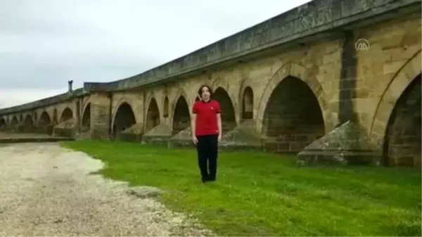 Öğrenciler İstiklal Marşı'nın on kıtasını on ayrı tarihi mekanda okudu