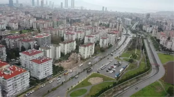 İzmir'deki depremde ağır hasar gören 488 bina daha yıkılacak