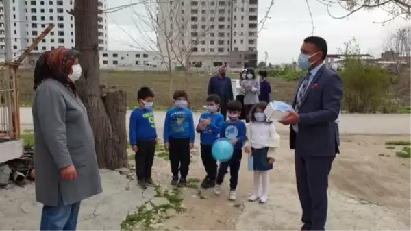 Anaokulu öğrencileri Kovid-19'la mücadele için farkındalık etkinliği düzenledi