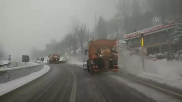 Bolu Dağı'nda kar yağışı etkili oluyor