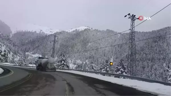 Sezonu kapatmaya hazırlanan Zigana'ya Mart'ın son günlerinde kar sürprizi: 75 santimetreye ulaştı