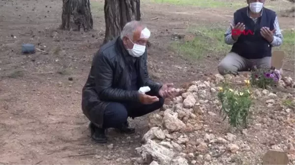 ANTALYA Hayata bağladığı hastaları, Tuncer hocayı mezarı başında andı