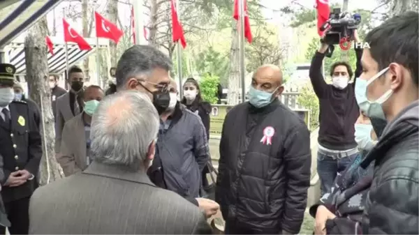 Şehit polisin çocukları 'Polis Günü'nde babalarını polis üniforması ile ziyaret etti