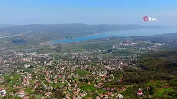 Her yıl uzun kuyruklar oluyordu, şimdi sokakları sessizliğe büründü