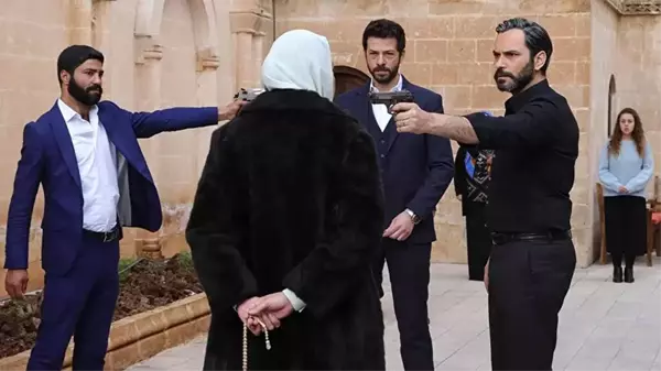 Emrullah Omay, arkadaşlarıyla birlikte Hercai'nin setini bastı