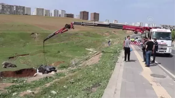 Şarampole devrilen pikabın sürücüsü hayatını kaybetti