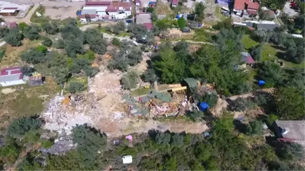 (DRONE) Akbük Koyu'nda kaçak yapıların yıkımının birinci etabı tamamlandı