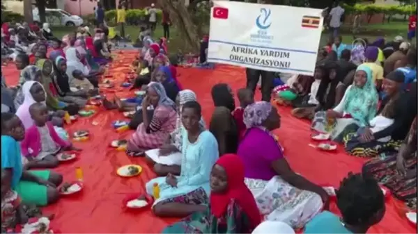 Amasyalı çift düğün yemeklerini Uganda'da ihtiyaç sahiplerine verdi