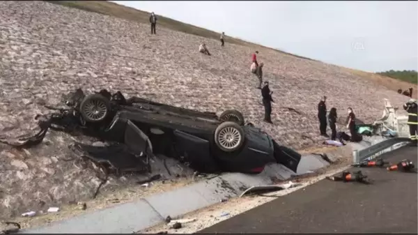 Son dakika haber | Kuzey Marmara Otoyolu'nda otomobilin devrilmesi sonucu 4 kişi öldü (4)