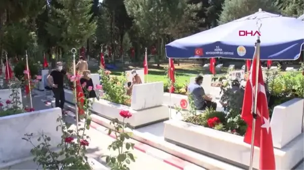 Adana'da şehitliklerde hüzünlü bayram arifesi