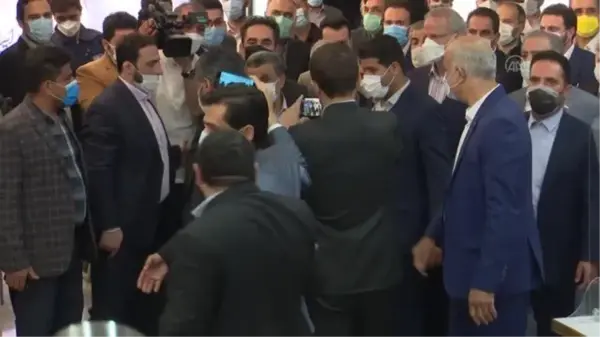 Eski İran Cumhurbaşkanı Ahmedinejad, haziranda yapılacak seçimlerde cumhurbaşkanlığına yeniden aday oldu