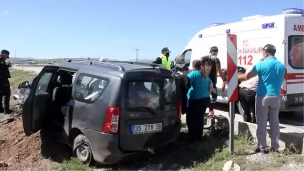 Hafik'te trafik kazası: 3 yaralı