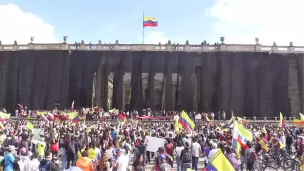 Kolombiya'da hükümet karşıtı protestolar devam ediyor